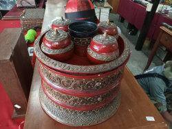 Thai Betel Nut with Tray.
W.30 H.23 cm.