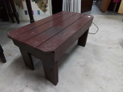 A Small Lower Table. W.36 L.67 H.34 Cm.
