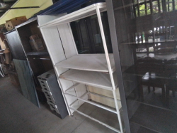 2 Large Metal Shelves D.60 W.120 H.180 Cm.