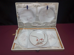 5 Japanese Plates W.13 Cm. in the box.