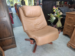 Vintage style 1970s Lounge Chair leather seat Designer Falcon Chair 