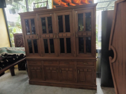 A Beautiful Oak wood display cabinet. W.177 D.45 H.190 Cm.