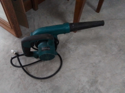 Makita Electric Blower and Vacuuming.