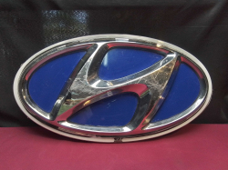 A Large Hyundai Motor Sign. 30x52 Cm.