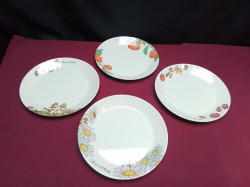 4 Chip and dale plates. W.19 Cm.