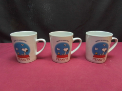 3 Snoopy mugs.
