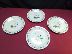 4 Snoopy plates. W.19 Cm.