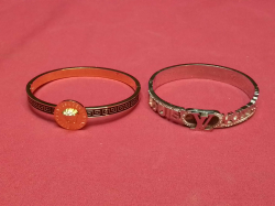2 New lovely high quality bracelet 