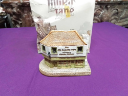 A Liliput Lane Cottage in original Box 