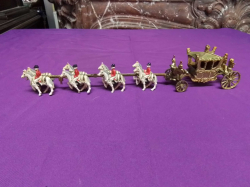 A Model of the Queens Coronation Carreage. L.30 H.6 Cm.