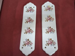 A Nice pair of floral porcelain finger plates size 7.5x29 cm