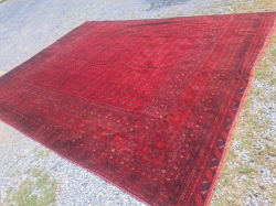 A Handmade carpets Rugs from persian Iran, Silk oN Fine Wool Traditional Tekka Bokhara Design vegetables Dye 290x390 Cm. 