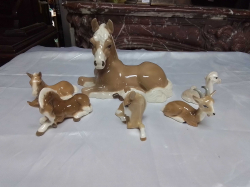 A Large Seated Dun Pony and 5 others by Studio Szeiler 1950-1980  . L.22 H.15 Cm.
