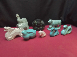 Job lot of 8 Vintage Ceramic Figurines. W.12 H.13 Cm.