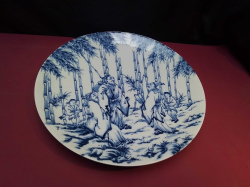 A Very Large B/W Japanese Plate, RobedScholars meeting in Bamboo Forest, by Hizen Tetsusaburo, Signed on back, Mint Condition. W.37 H.5 Cm.