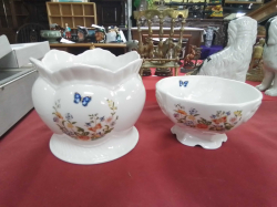 An Anysly Large Footed Jardineers and a medium sized Footed Bowl. 