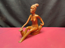 Vintage Hand Carved African Art , Wood Sculpture. W.19 H.22 Cm.