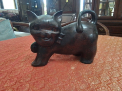 A Carved Wooden Cat l.25 h.20 cm