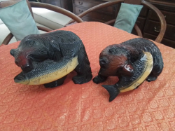 2 Large  Wooden Carving Bears With    Fish.w.18 l.28 h.17