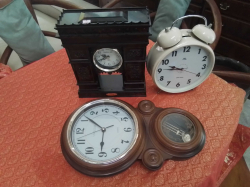 3 New Clock. D.10 L.27 H.31.5 cm