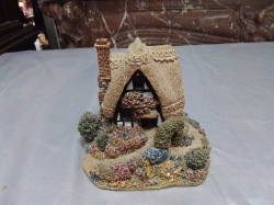 A large Sized Lilliput Lane thatched Cottage. W.12 H.12 Cm.