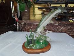 The Royal Catch by Franz Dutzler ( Danbury mint) and amazing glass Sculpture of a Trout. H.30 Cm.