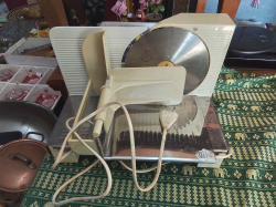 A Nice Small  Domestic Slicer.