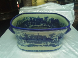 A Large Flo blue Pottery footbath now ideal as wine cooler. 31.5x46x21 cm