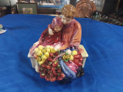 A very rare oversized Royal Doulton figure HN 1342 of the flowers seller children (Small and big size are fairly common3) extra big and early is rare. Approx size 18x14 Cm H.21 cm