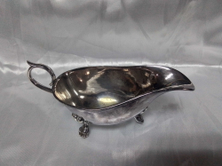 A Nice EPNS sauce boat on aninalier  feet