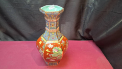 A lovely Chinese famille rose hexagonal porcelain vase. Beuatiful hnad painted & embrossed with birds Qianlong, mark to base. 30x19 cm