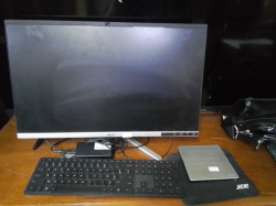 A Acer desk series and keyboard 
computer screen21.5'' Full HD