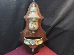 A Lovely wall hanging ceramic water holder decorated with flowers 
L.78
W.38