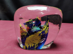 Murano art glass Aquarium paperweights 
H.8cm
W.10cm.