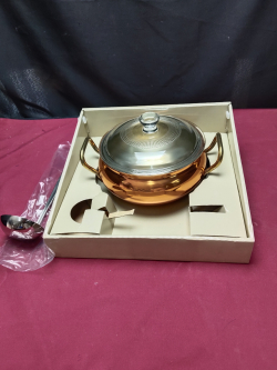 Set of Brass Cooking Pot large spoon
H.13cm.
W.17cm.