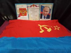 Soviet Union's flage small President Putin photo 
80×160cm.