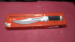 A GIL HIBBEN LEGIONAIRE Bowie knife with certificate and leather scabbard. Boxed as new