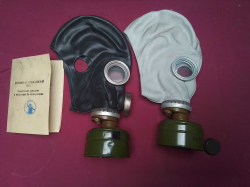 Set of 2 different gasmaske with bags 