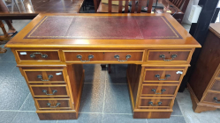 Yew Wood twin desk.120x60 cm. H.78 cm 