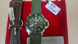 Panerai Submersible Quarantaquattro Verde Smeraldo Gent watch with spare leather strap