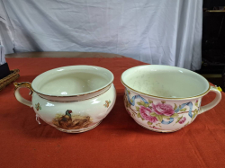 2 Good Chamber Pots. W.27cm H.13 cm