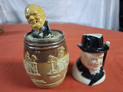2 Small pieces of Churchill memorabilia including a small 