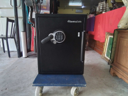 Large electronic Safe box as new (open with numbers only included)