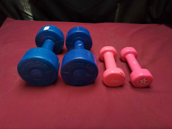 A Set of dumbbell 1k,2k