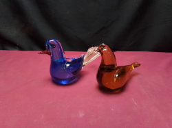 2 high quality Glass brids made in Switzerland stamped
L15cm.
W7.3cm