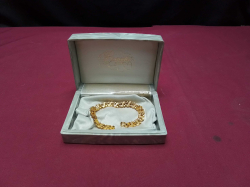 A Pretty Bracelet in Original Seiko case.