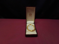 A Cluster of Flowers Bracelet,From  Duty Free Dept,Store Lotte,South Korea 