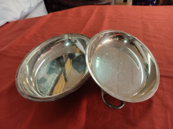 2 Pieces EPNS Serving disk. W.21 cm L.28 cm