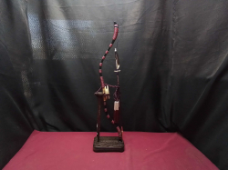 japanese Yumitachi Artisan Bow/ Arrow Set on Original Stand.
H.63.8cm.
W15.3cm.