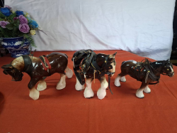 3 Ceramic carthourses probably Beswick. Approx. 17x21 cm